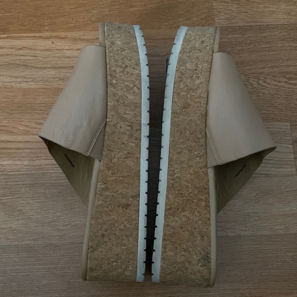 Vince. James-B Cappuccino Leather Cork Platform Sandals - Picture 3 of 9